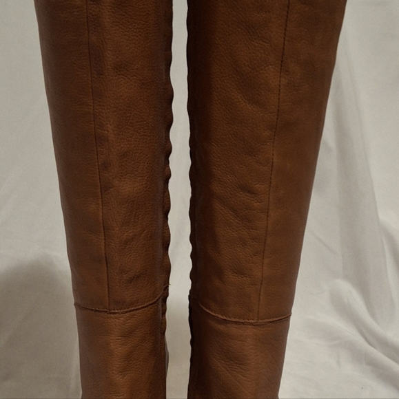 Kenneth Cole Women's Boots - Picture 2 of 5